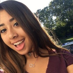 Meet your Posher, Cayla